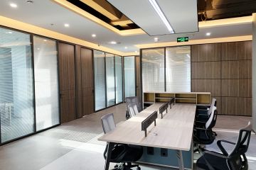 ?辦公室玻璃隔斷如何打造優(yōu)質(zhì)辦公空間—秉帝隔斷
