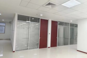 ?雙層玻璃百葉隔斷 - 不同空間的完美隔離 | 秉帝玻璃隔斷